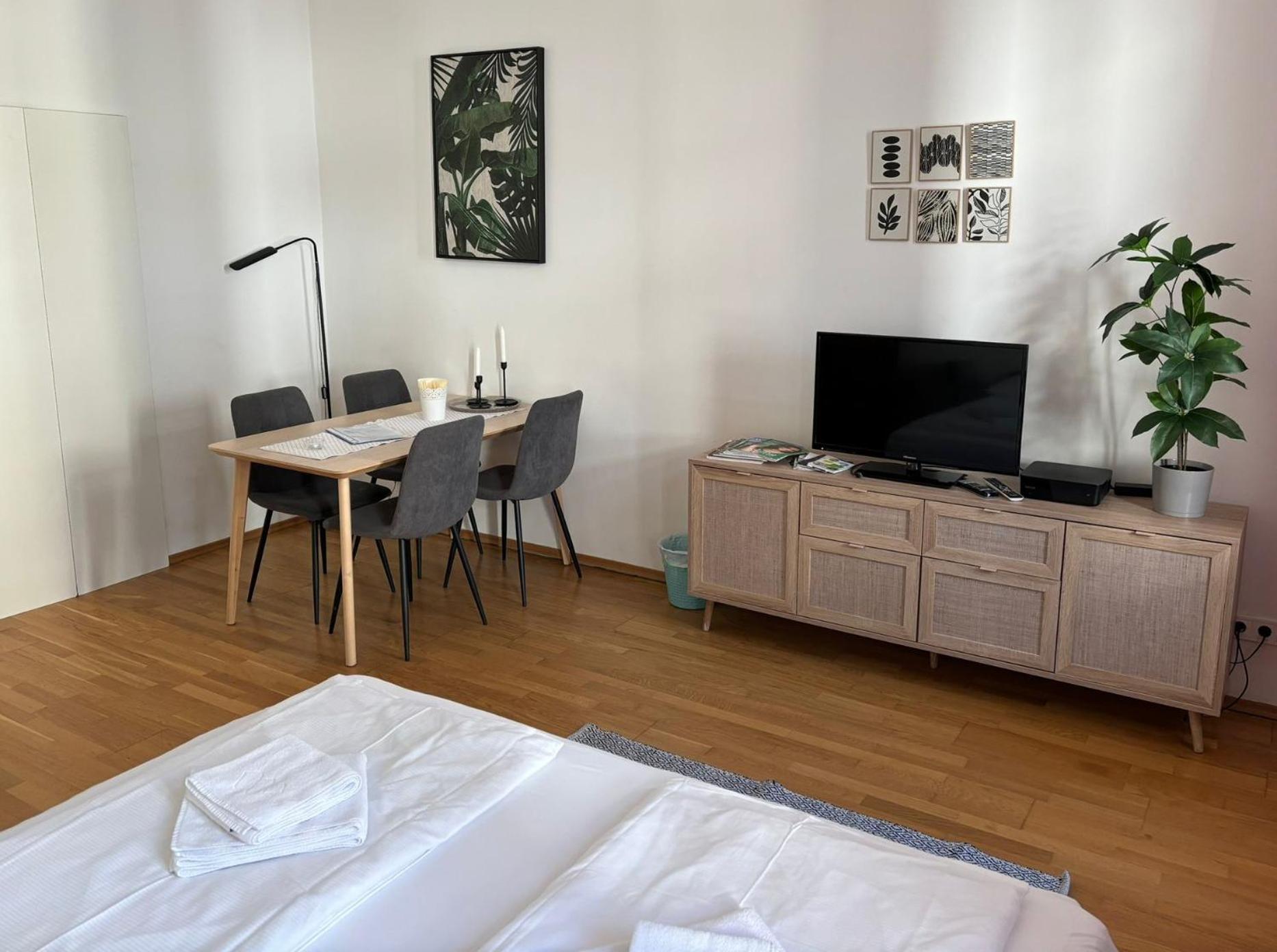 Casa Nostra - Helle Wohnung - Direkt Am Augarten ウィーン エクステリア 写真